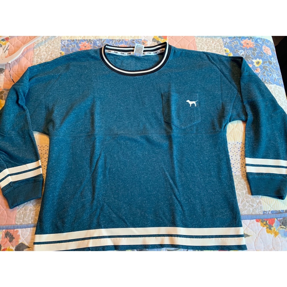 Cute Victoria’s Secret PINK Sweater